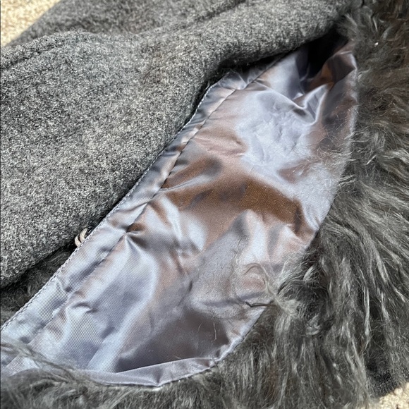Chic Gray wool jacket with real lamb fur, medium size woman! So warm, chic - Picture 15 of 17